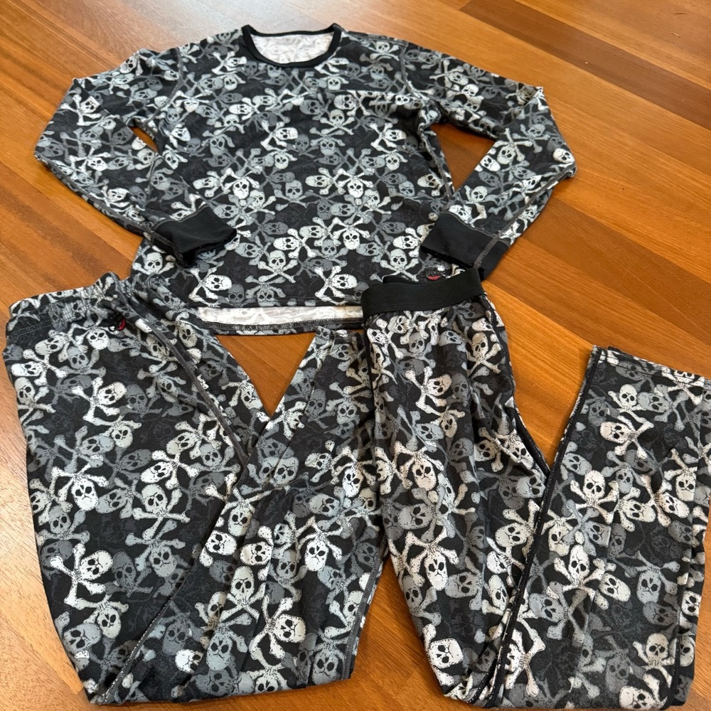 Hot Chillys Kids L Base Layer Set Skull Print Top + 2 Pants  Ski Pajamas Lounge